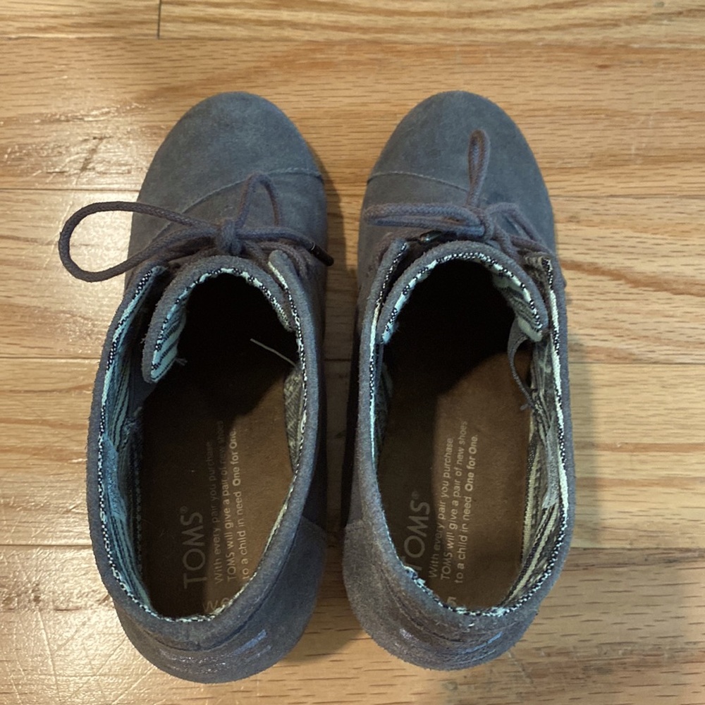 Toms size 6.5 wedge - Picture 4 of 5